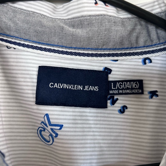 Calvin Klein boys button up - Picture 2 of 4